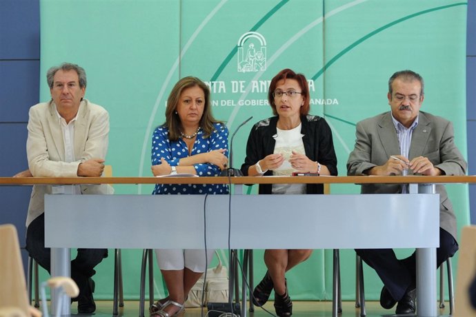 María del Mar Villafranca y Ana Gámez en rueda de prensa