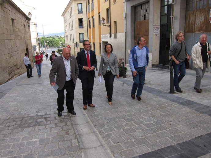Gamarra recorre la calle PUente remodelada