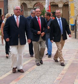 Rafael Rodríguez (c), junto a Jesús Estrella y Juan Antonio Sáez.