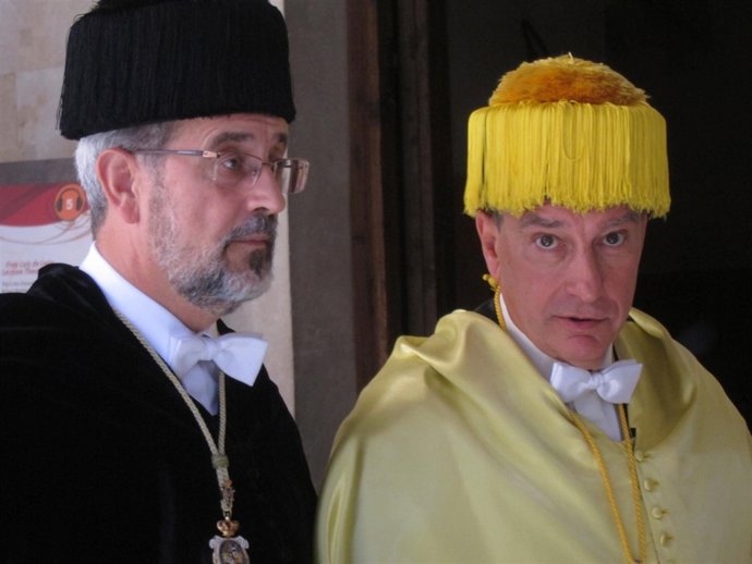 Mateos junto al rector de la USAL en la inauguración del curso.         