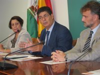 Valderas reivindica a Montesquieu y reitera que "la justicia a lo suyo y el Gobierno a gobernar"