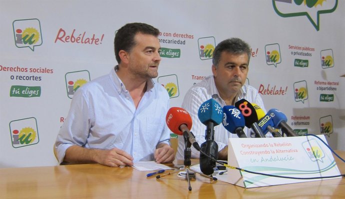 Antonio Maíllo y Manuel Cárdenas, responsables de IU en Andalucía y Cádiz