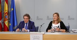 El portavoz de la Junta y la consejera de Hacienda tras el Consejo de Gobierno