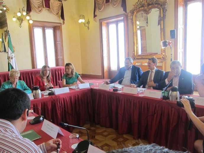 Diaz, en un momento de su reunión con el sector agrícola de Almería