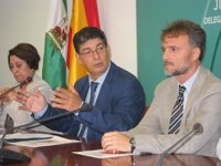 Valderas ve "muy fuerte" que la justicia argentina investigue a 4 cargos franquistas y la española "no mueva un dedo"