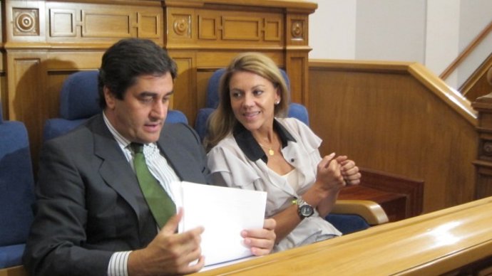 Cospedal y Echániz en el pleno de las Cortes 