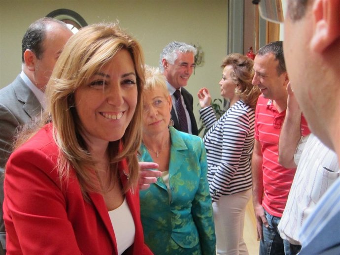 Díaz, junto a la consejera Víboras, saluda a representantes del sector agrícola