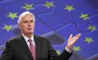El comisario Barnier le dice a Mas que es fácil de entender que si Cataluña se independiza sale de la UE