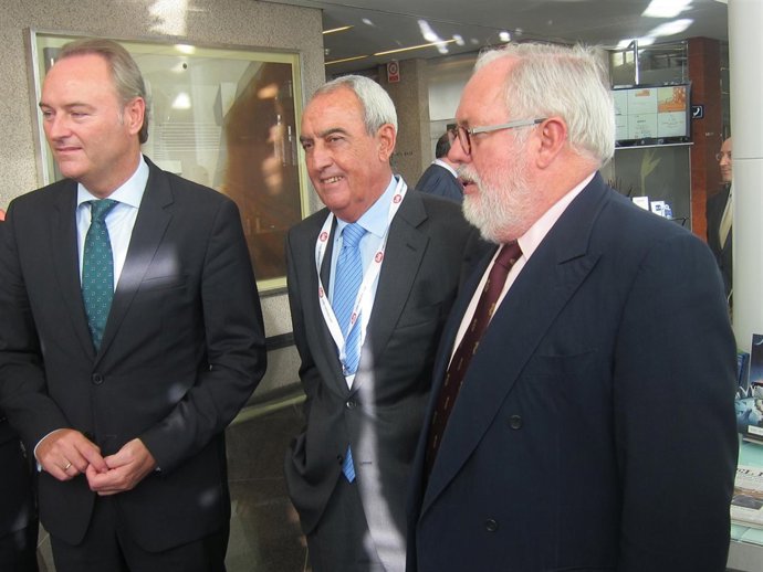 Arias Cañete junto a Alberto Fabra y Federico Félix