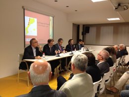 El portavoz del Govern F.Homs en una conferencia en Terrassa