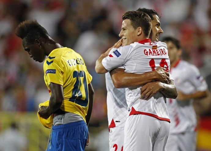 Kevin Gameiro, del Sevilla, celebra el segundo gol ante el Estoril