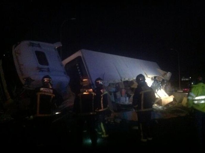 Volcado camión en la A-4