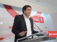 Óscar López destaca que la "propuesta" del PSOE sobre una España "federal" ha sido "acordada" también con el PSC