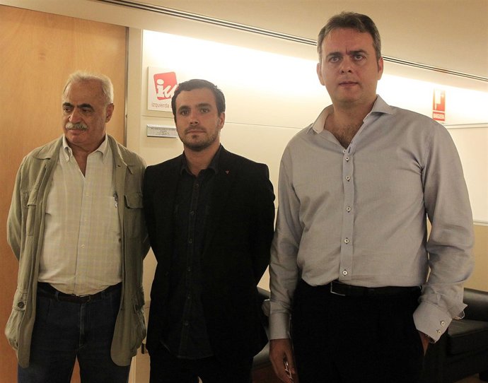 Alberto Garzón, de IU (en el centro)