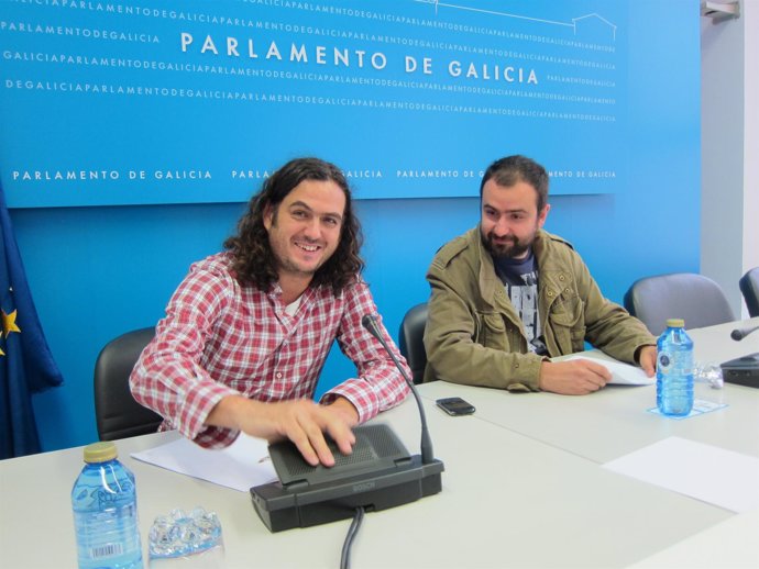 Los diputados Antón Sánchez y David Fernández Calviño, de AGE