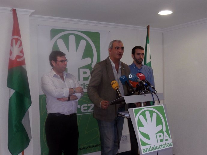 Antonio Jesús Ruiz ofrece una rueda de prensa en Jerez