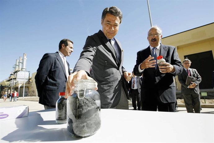 González visitó la Unidad de de Tratamiento de Lodos que Canal de Isabel II