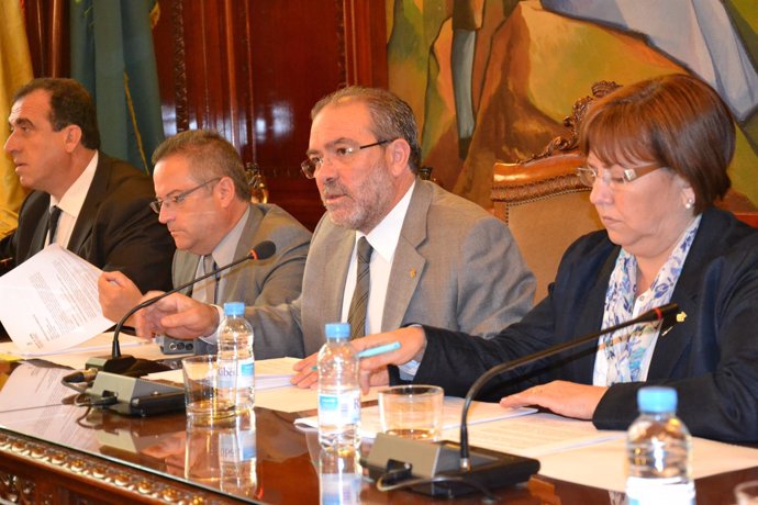 El presidente de la diputación de Lleida, Joan Reñé, en el pleno de septiembre