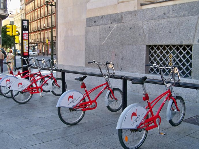 Estación Del Servicio De Bicicletas BIZI De Zaragoza