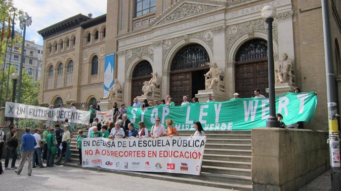 Protesta contra las políticas educativas