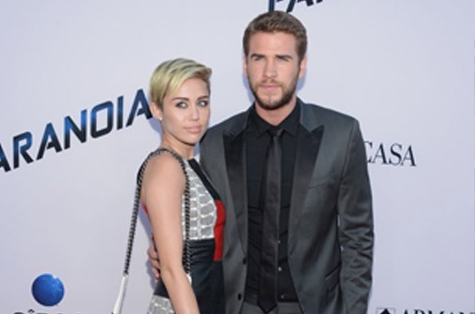 Miley sigue insistiendo, y mandandole mensajes a Liam