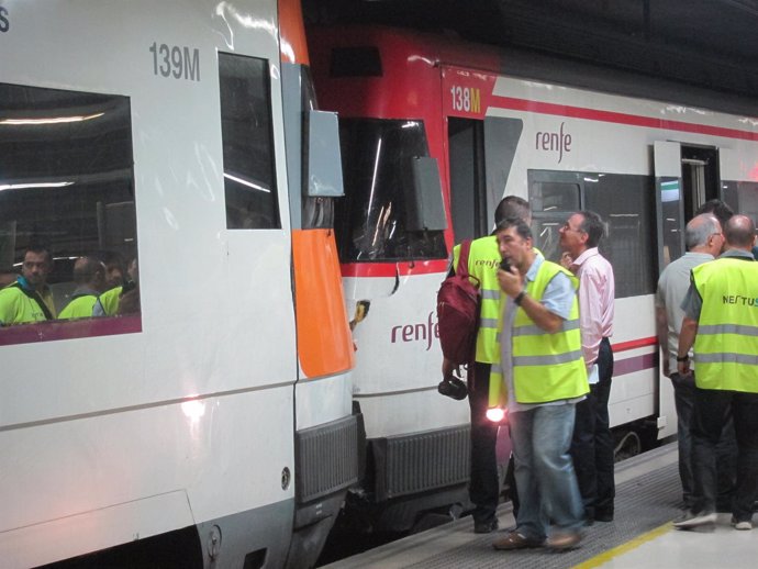 Dos trenes chocan en la estación de Sants de Barcelona