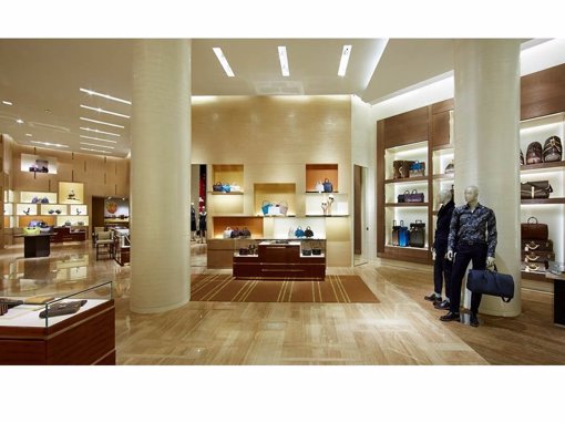 El interior de la nueva  tienda de Louis Vuitton en Barcelona