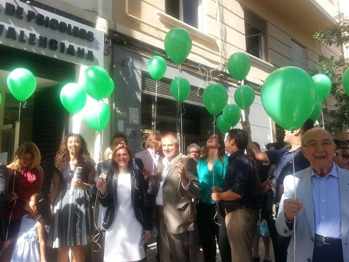 Suelta de globos en el Día Mundial del Alzheimer en Valenica
