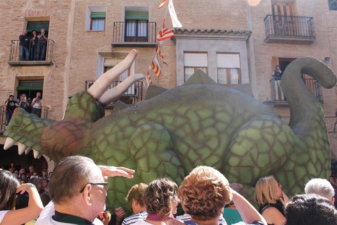 El presidente de la DPZ visita Borja el día que estrena el Tragachicos.