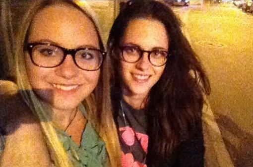 Kristen steewart puede sonreir