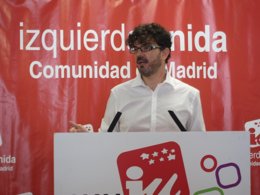 Eddy Sánchez en la sede de IU