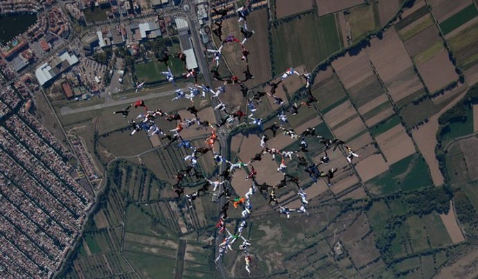 Salto paracaídas Skydive record Europa mundo