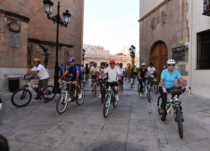 Imagen de la marcha cicloturista en Castellón                               