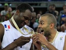 Parker y Pietrus celebran el oro de Francia