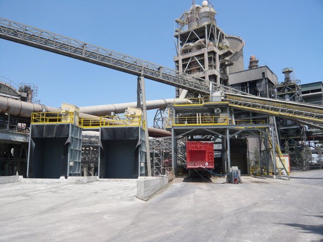 Fábrica de cemento con instalación para el uso de combustible alternativo 
