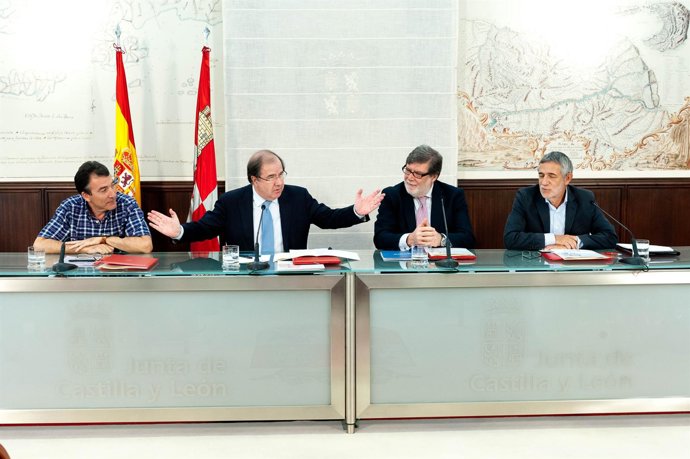 Firma del acuerdo en apoyo a las personas en situación de exclusión