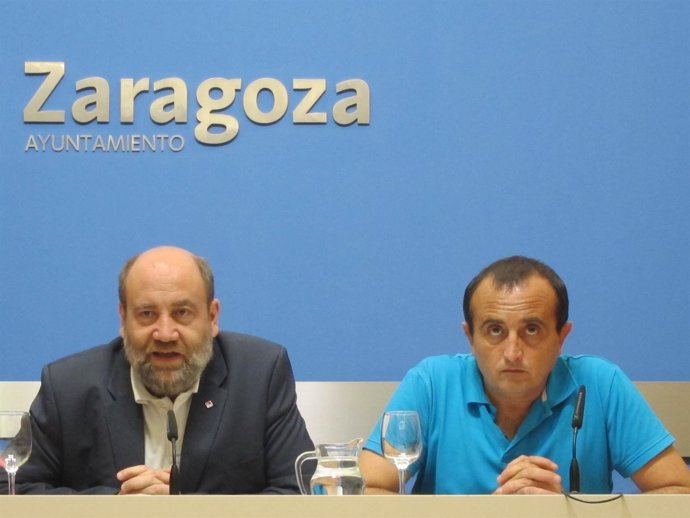El protavoz de IU; José Manuel Alonso, y el concejal, Raúl Ariza