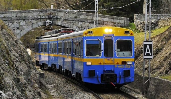 Tren Río Eresma Madrid Segovia