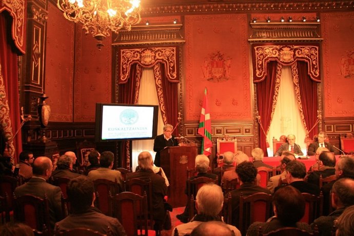 Atxaga, Leteren testua irakurtzen