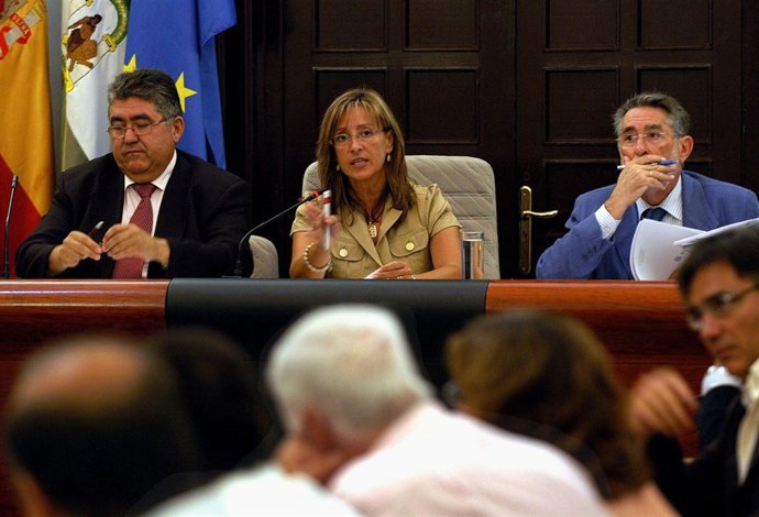 Pilar Sánchez, en el centro, exalcaldesa de Jerez (PSOE)