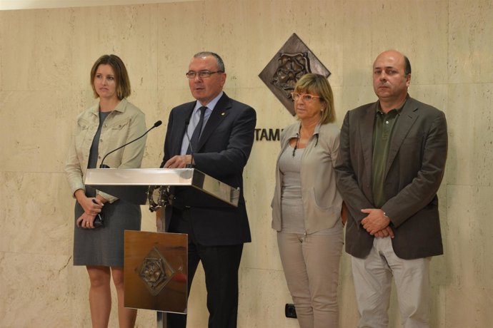 El alcalde de Reus, C.Pellicer, presenta el plan de ajuste de Aigües de Reus