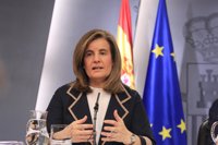 Báñez asegura que el sistema de pensiones seguirá siendo "público, equitativo y de reparto"