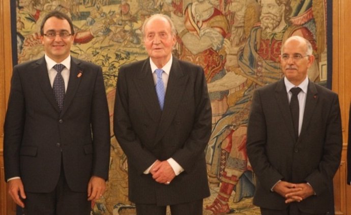 El Rey y los presidentes de Cámaras de Representantes y Consejeros de Marruecos