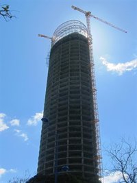 Maeztu avisa del "agravamiento" de los problemas de tráfico en la Cartuja a cuenta de la torre Pelli