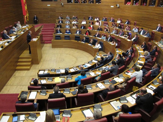 Fabra interviene en el debate sobre Infraestructuras