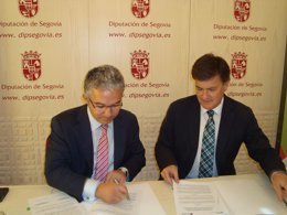  Vázquez (D) Y Palomo Firman El Convenio