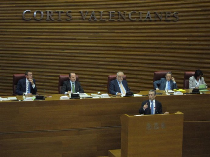 Torres en su intervención en las Corts