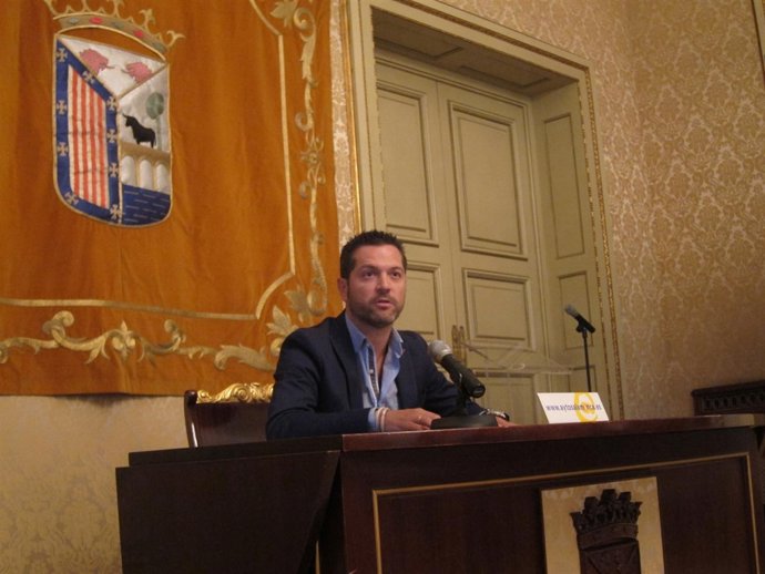 El concejal de Cultura, Julio López, en el Ayuntamiento de Salamanca