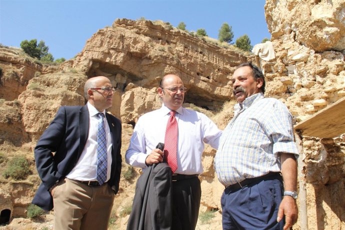 El presidente de Diputación, Sebastián Pérez, visita Marchal