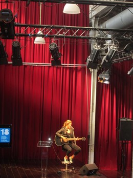 Actuación de Festeen